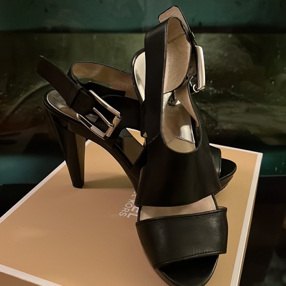 Genuine EUC 7 MK Blk Carla Leather Platform Sandal 4.5 inch heel. - Picture 2 of 16